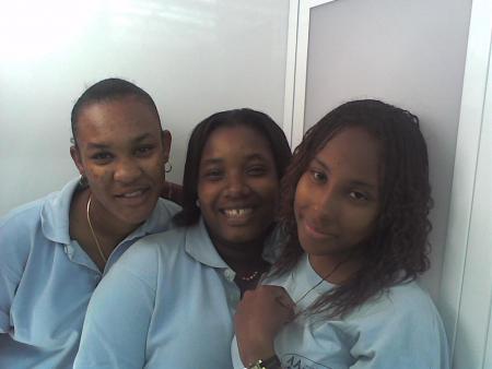 Sistaqueen,Red girl,et,Tchi-Tchi!!!!